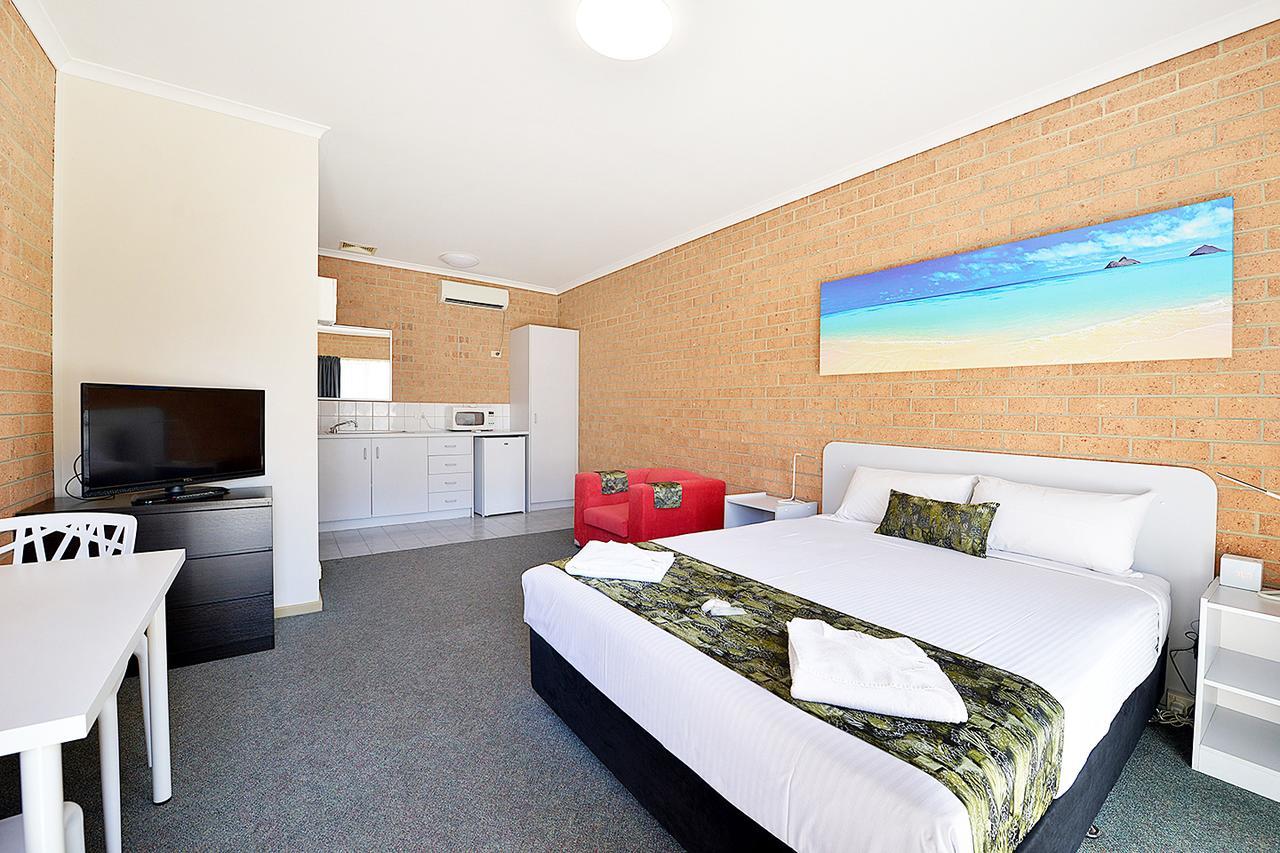 Cranbourne Motor Inn Екстериор снимка