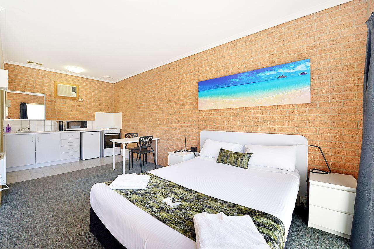 Cranbourne Motor Inn Екстериор снимка
