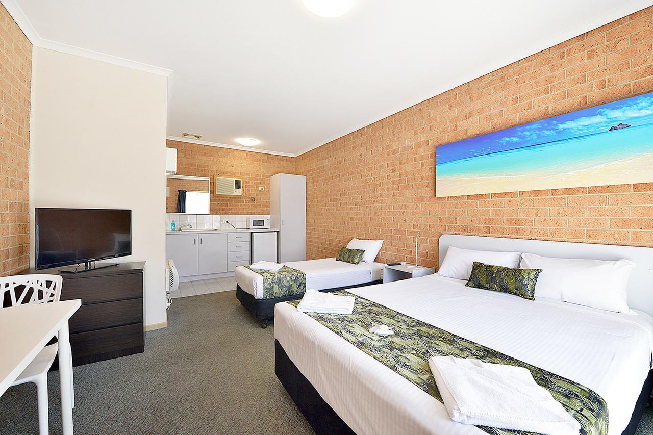 Cranbourne Motor Inn Екстериор снимка